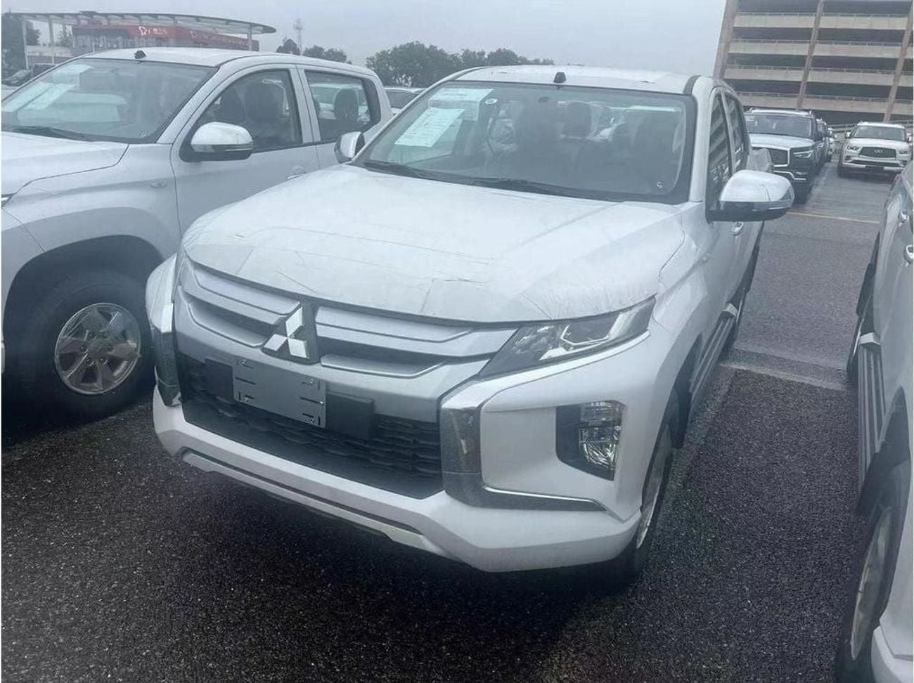 Mitsubishi L200 GL MITSUBISHI L200 BASIC DIESEL AUTO- S72 2.2L 2022