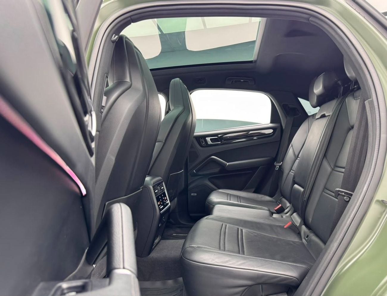 Porsche Cayenne STD 2021 Porsche Cayenne Coupe, Porsche Service History, 1 Year Warranty, Excellent Condition, GCC