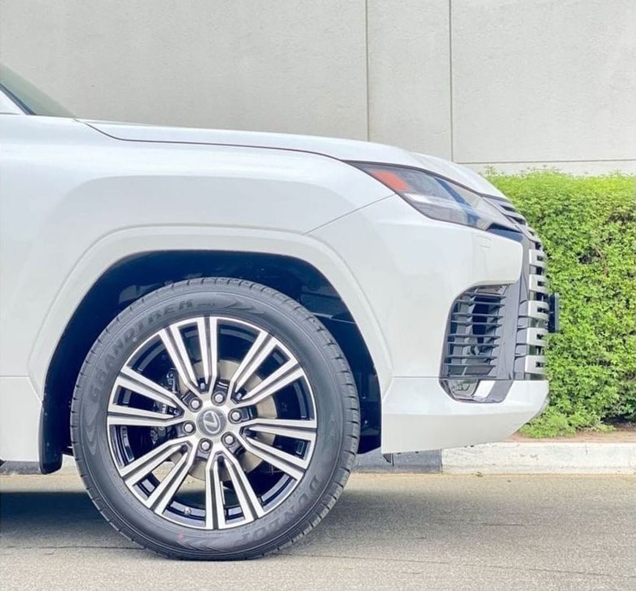 لكزس LX 600 SIGNATURE EDITION, AUTOMATIC TRANSMISSION, RADAR, WIRELESS CHARGER,BRAND NEW, MODEL2026