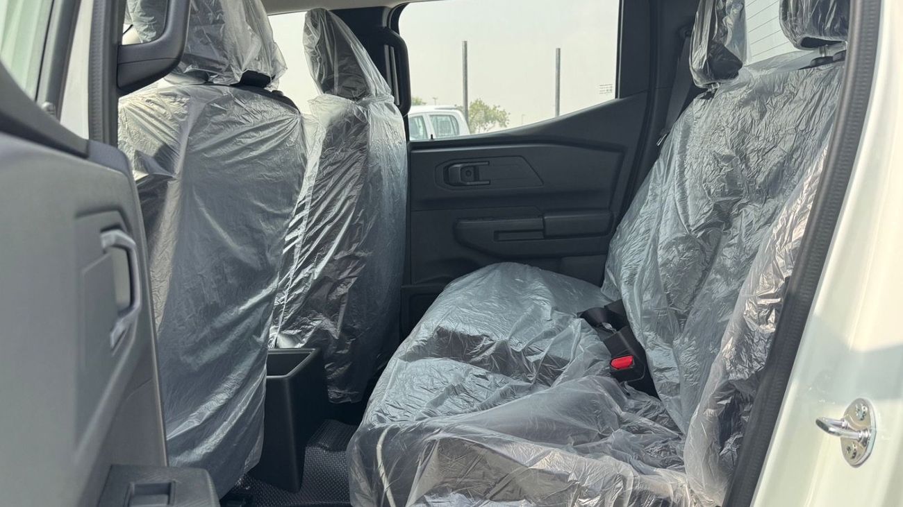 Mitsubishi L200 2.4L diesel double cabin M/T med-line