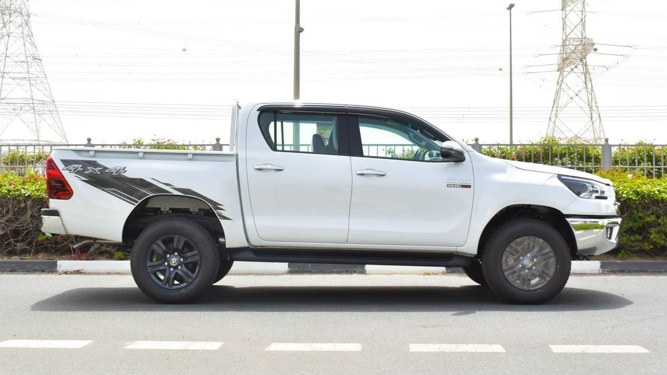 تويوتا هيلوكس GLS DIESEL ECTAGR003 – 2026 Toyota Hilux Double Cab High Options - 2.4L Diesel Manual 4wd – White w Black