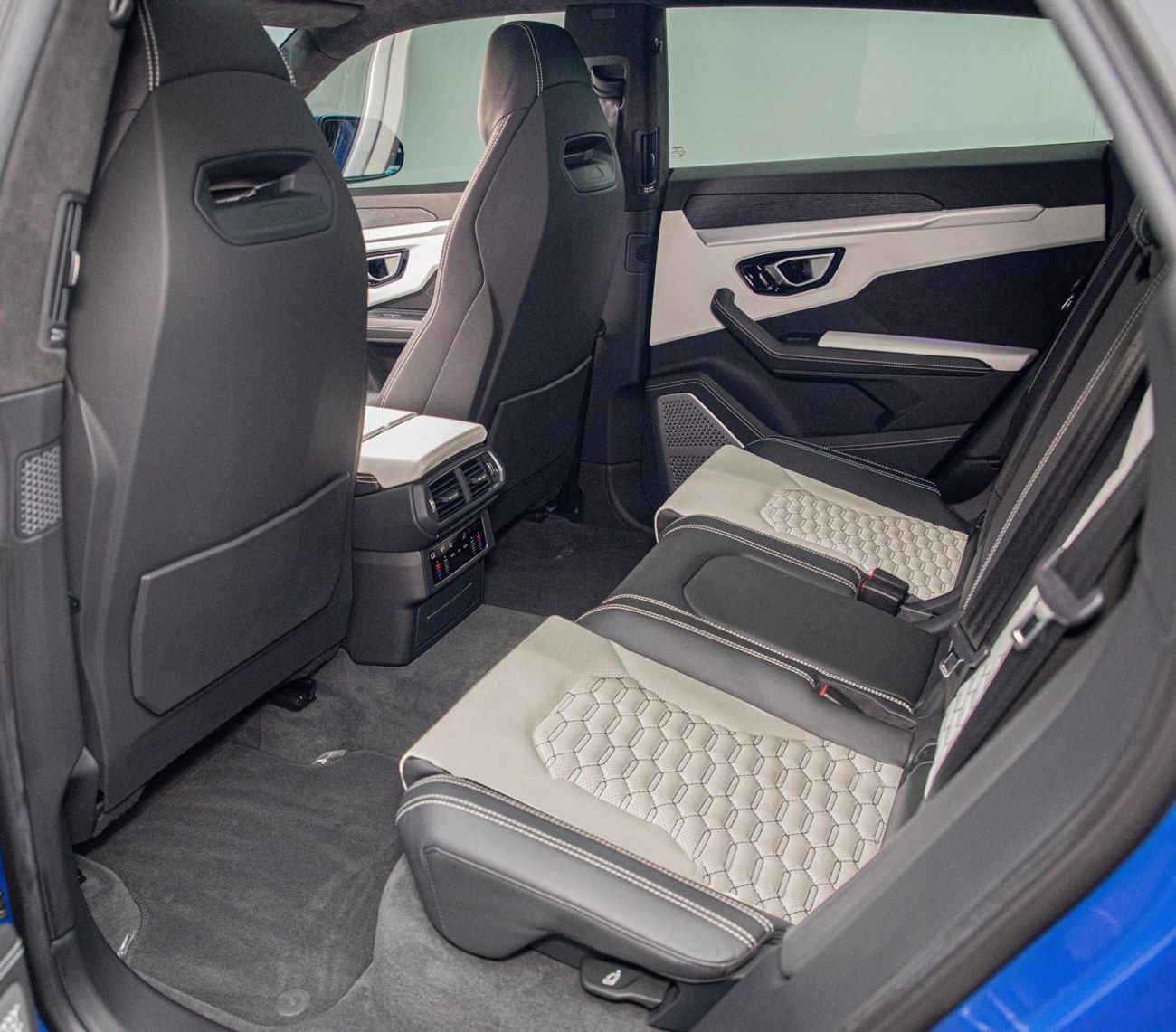 لامبورغيني اوروس STD 4.0T V8