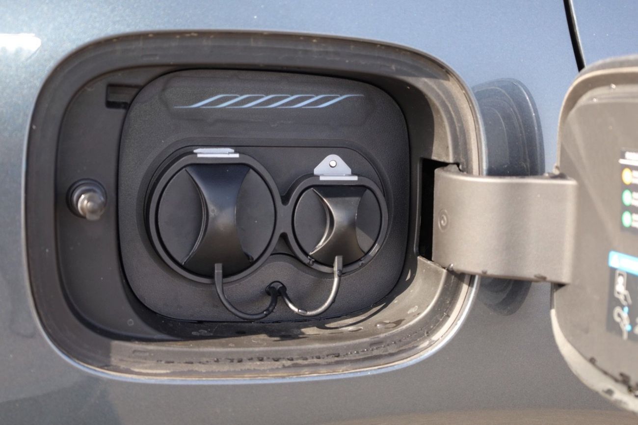 BYD Tang BYD TANG L EV 7 SEATER 670 KM MODEL 2025