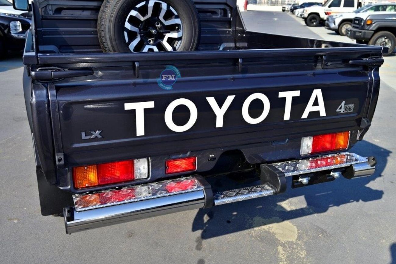 Toyota Land Cruiser Pick Up 79 Double Cab 2.8L Diesel Automatic (Full Option)