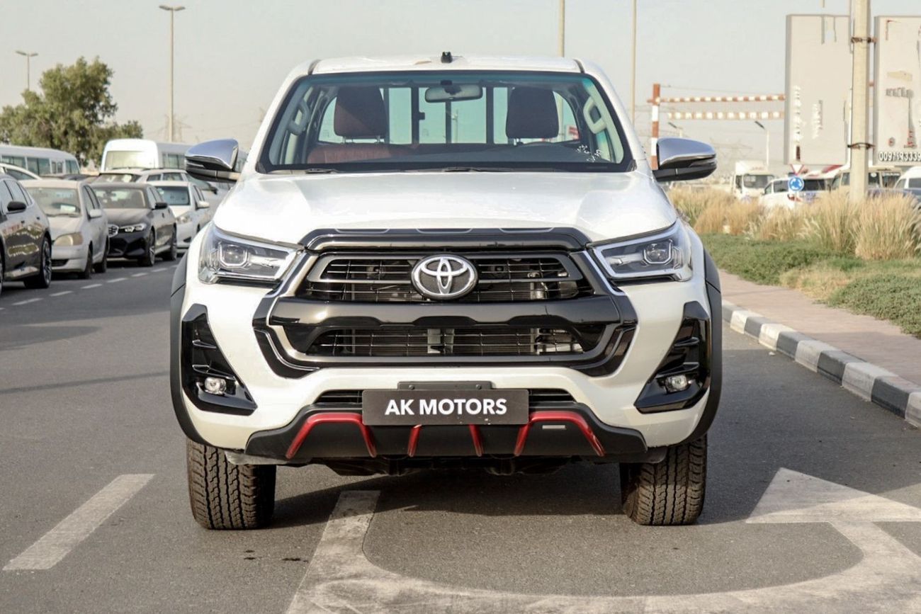 Toyota Hilux SR5 4.0L PETROL 4WD 2025 MY