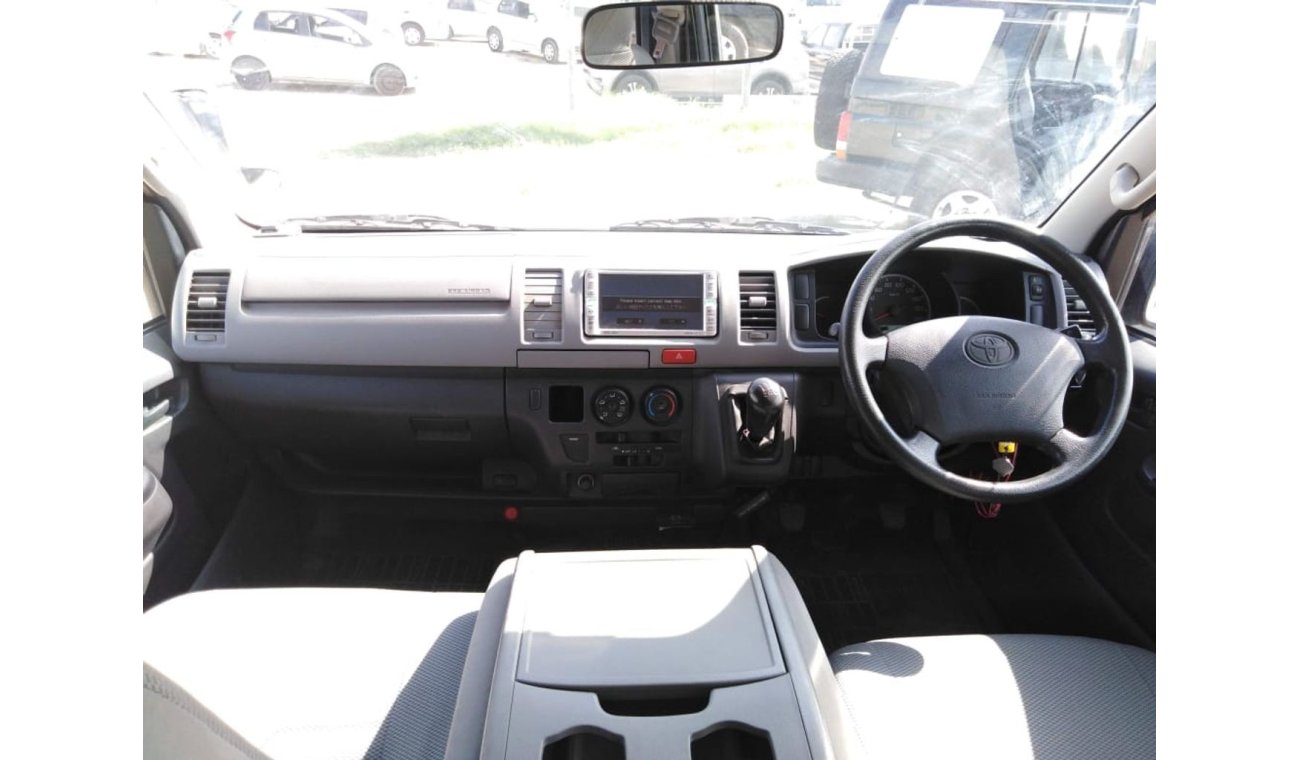 تويوتا هاياس Toyota Hiace Van  (Stock no PM 327)