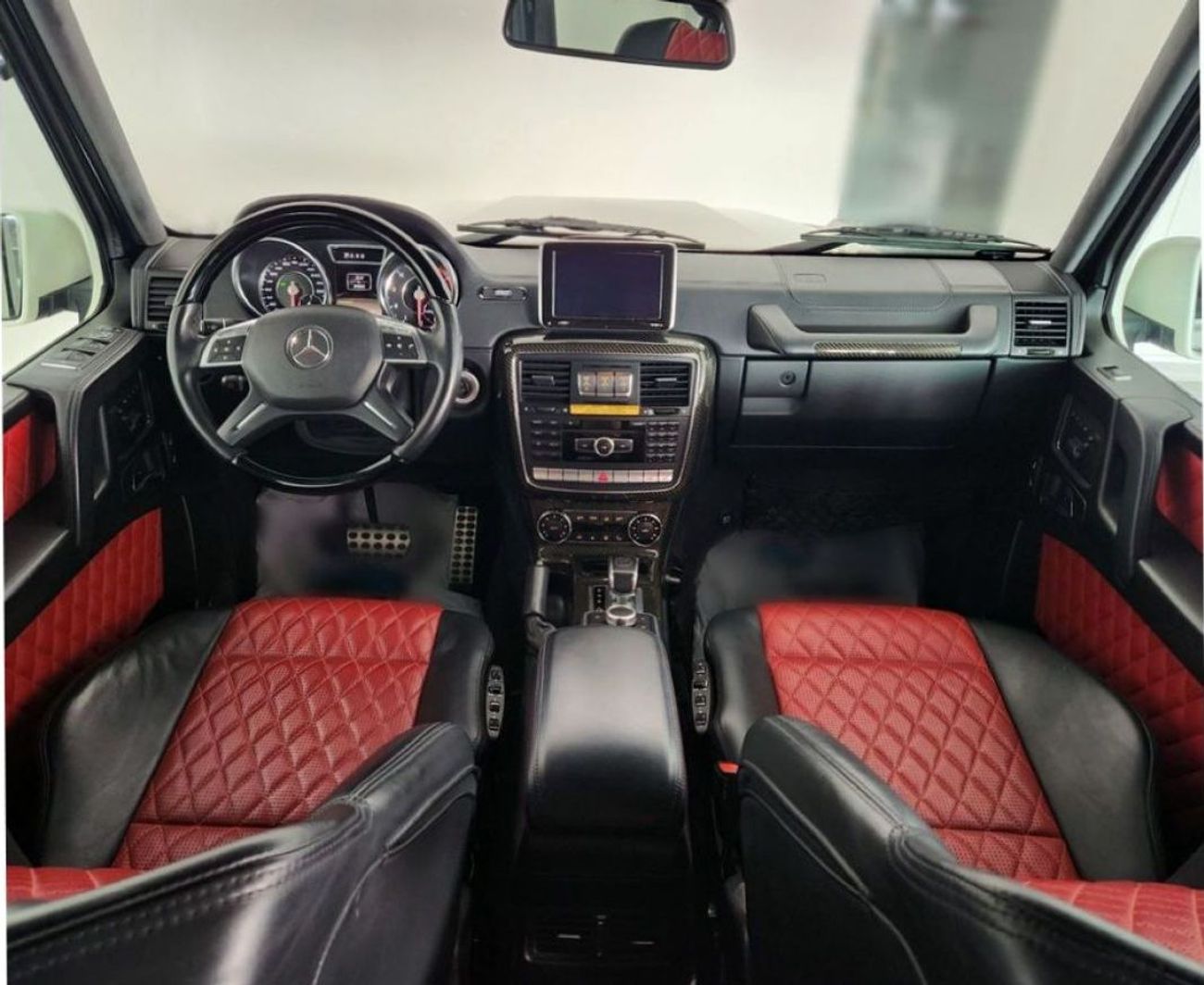 Mercedes-Benz G 63 AMG 5.5L-8 CYL FULL OPTION ORIGINAL PAINT LOW KILOMETER DRIVEN - EXCELLENT CONDITION