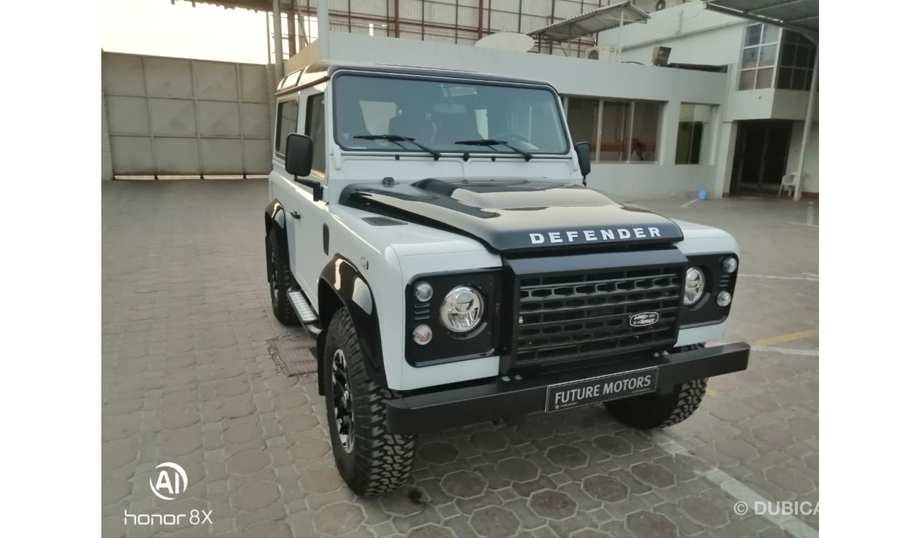 Land Rover Defender 90