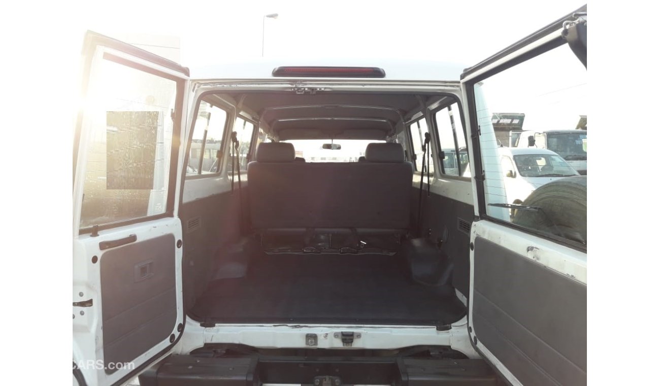 Toyota Land Cruiser Hard top