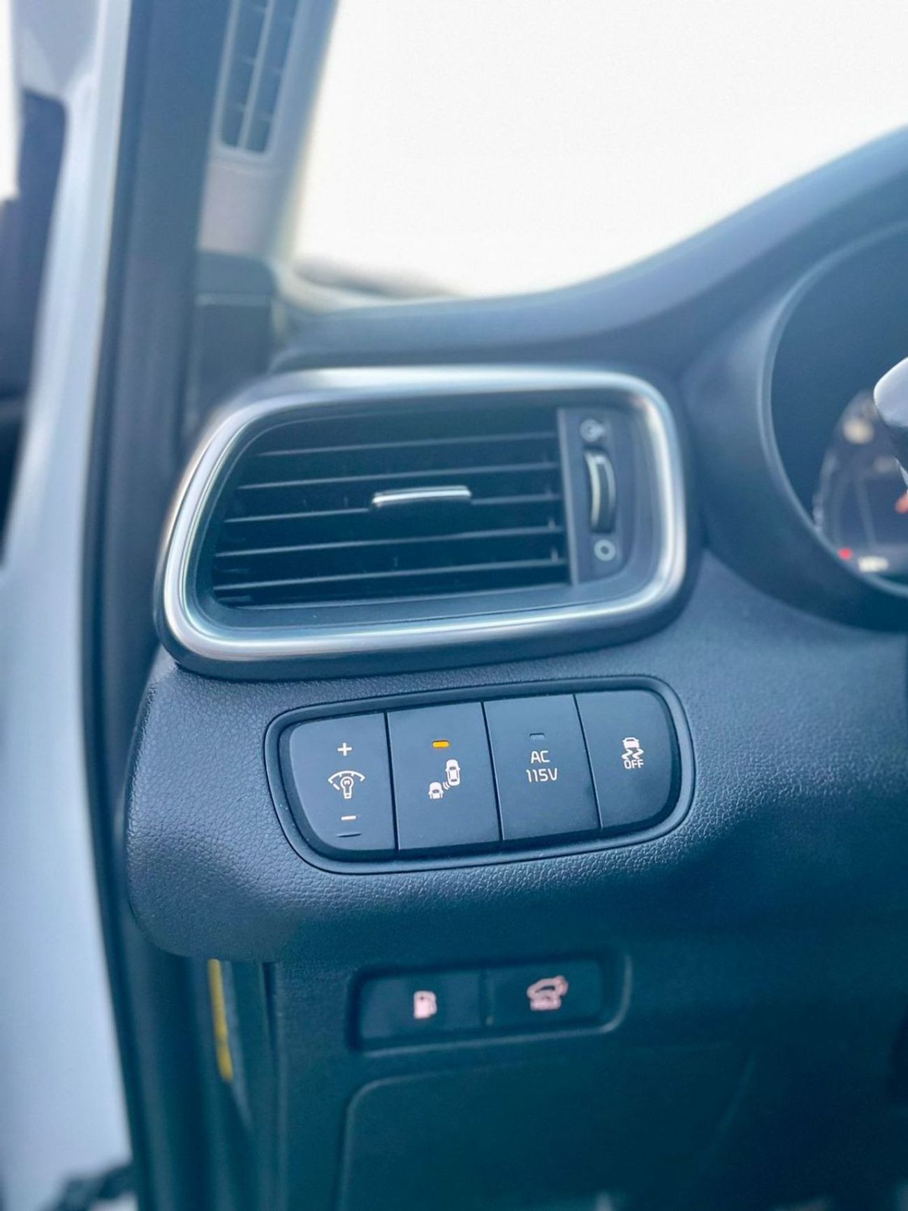 كيا سورينتو 2016 Kia Sorento SX Edition Full Option Panorama View - 3.3L V6 - 7 Seater With Radar - 98,000 Milea