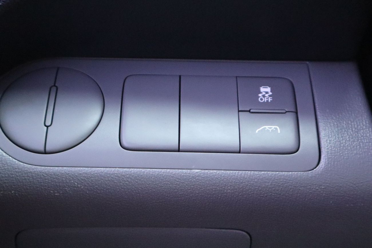 هيونداي H1 ستاريكس Hyundai H1 12-Seater Passenger Van 2016