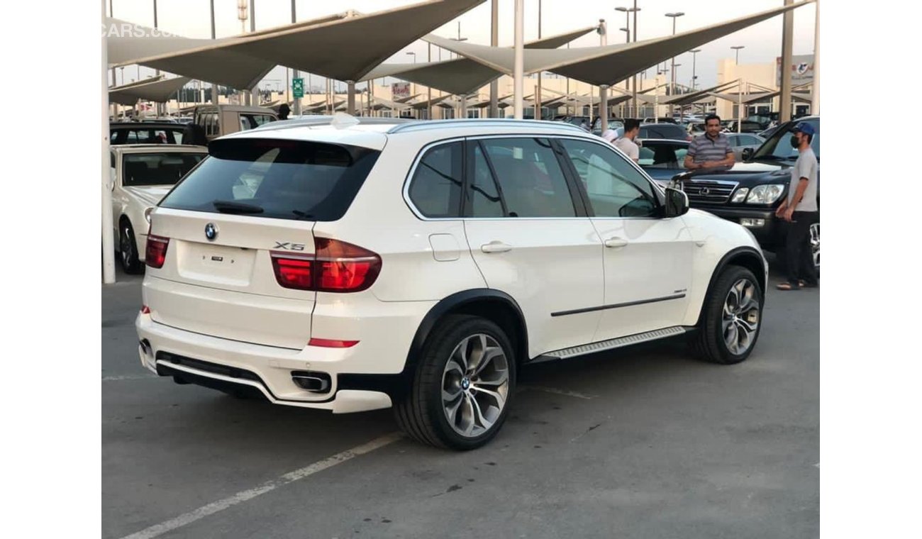 BMW X5 BMW X5 model 2013 GCC car  full option V8  leather seats back camera back air condition cruise contr