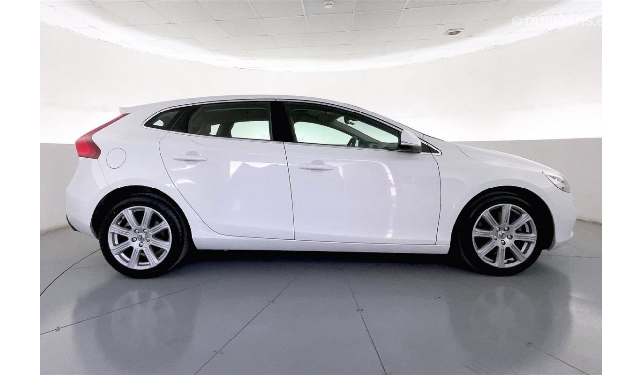 Volvo V40 T3 R-Design | 1 year free warranty | 0 down payment | 7 day return policy