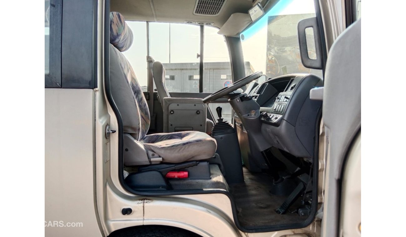 نيسان كارافان NISSAN CARAVAN BUS RIGHT HAND DRIVE (PM1331)