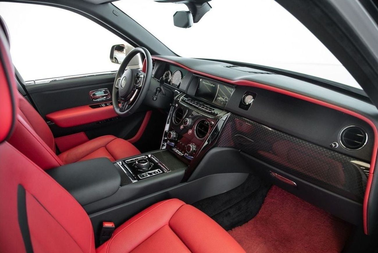 رولز رويس كولينان BLACK BADGE