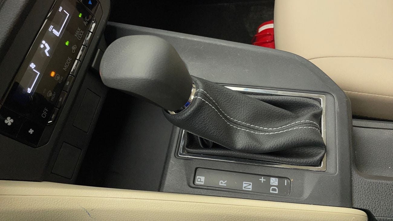 تويوتا يارس E 1.5 | بدون دفعة مقدمة | اختبار القيادة في المنزل