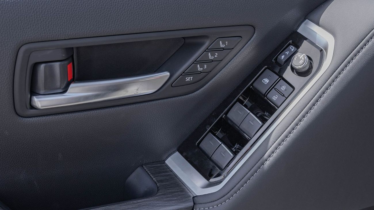 تويوتا لاند كروزر 2025 Toyota Land Cruiser 300 GR-Sport 3.5L AT Petrol (Black-red)