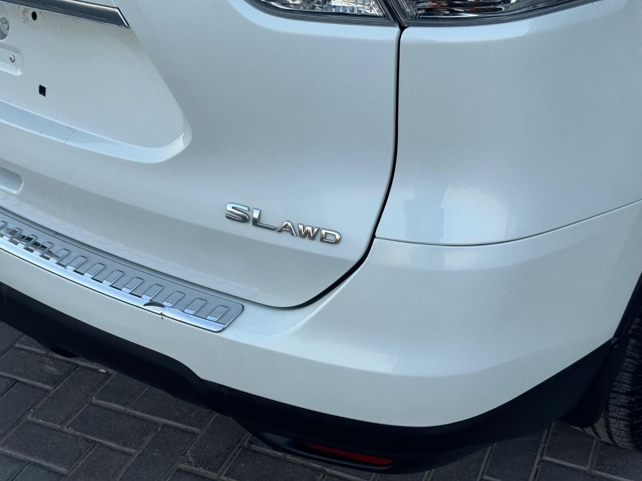 نيسان روج  2.5L V4 / PANORAMIC SUNROOF / AWD / 360 CAMERA / 7 SEATS / REAR AC