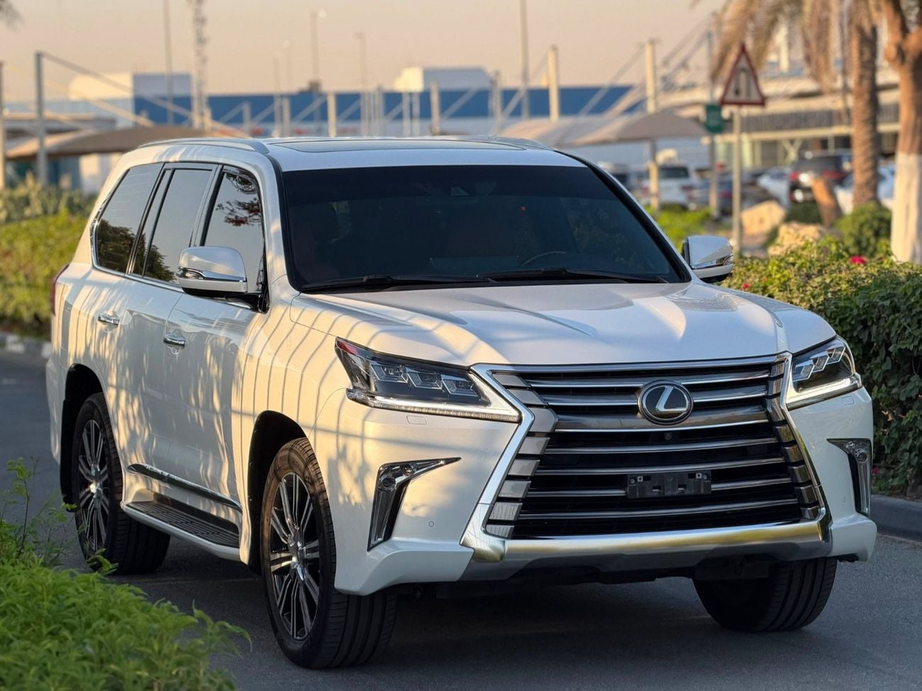 Lexus LX570 SIGNATURE PLATINUM