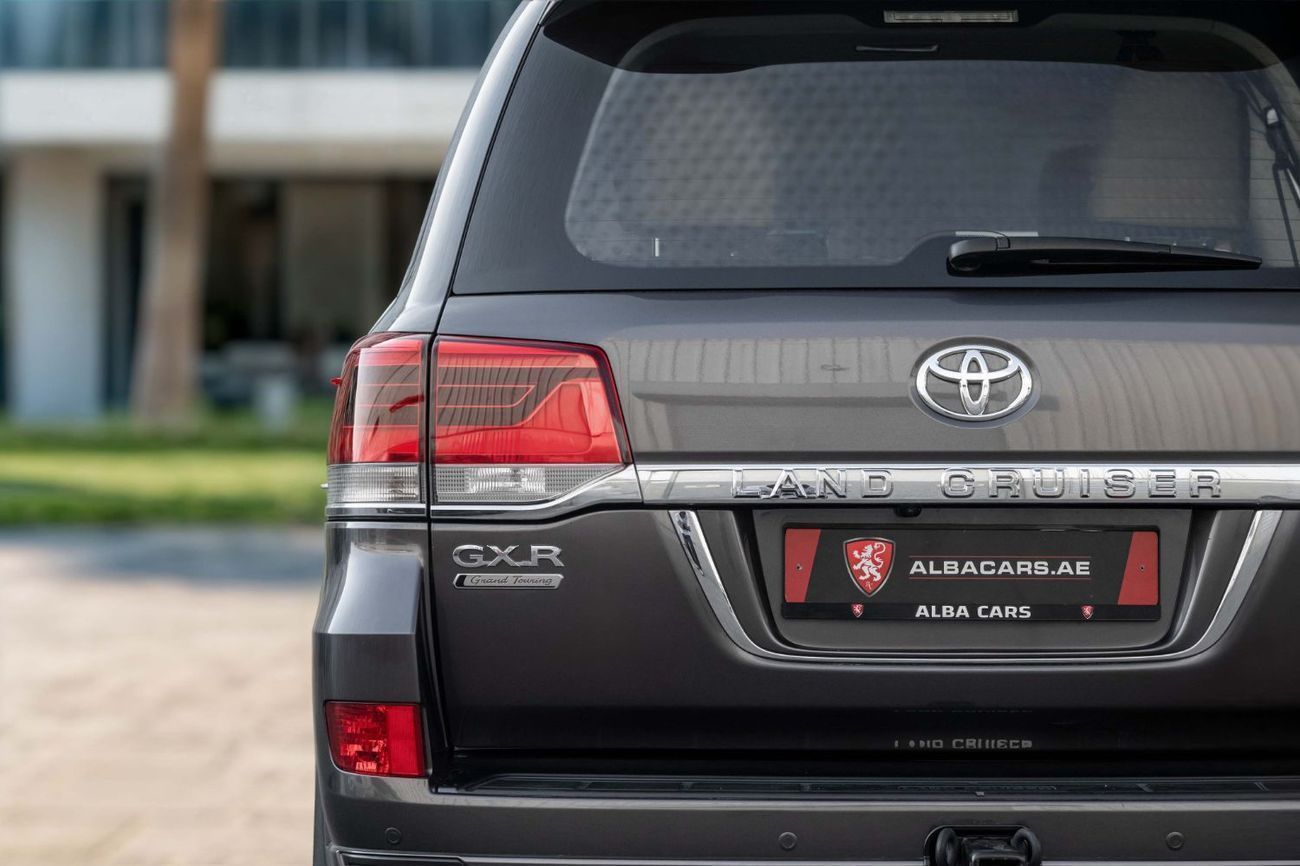 Toyota Land Cruiser GXR Grand Touring V8 | 4,211 P.M | 0% Downpayment | Immaculate Condition!