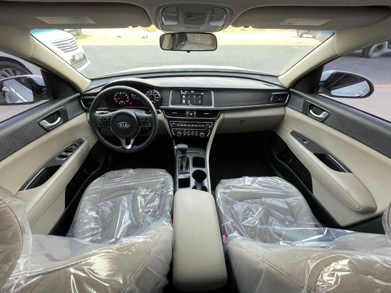 Kia Optima Optima / white / 2018 / in perfect condition