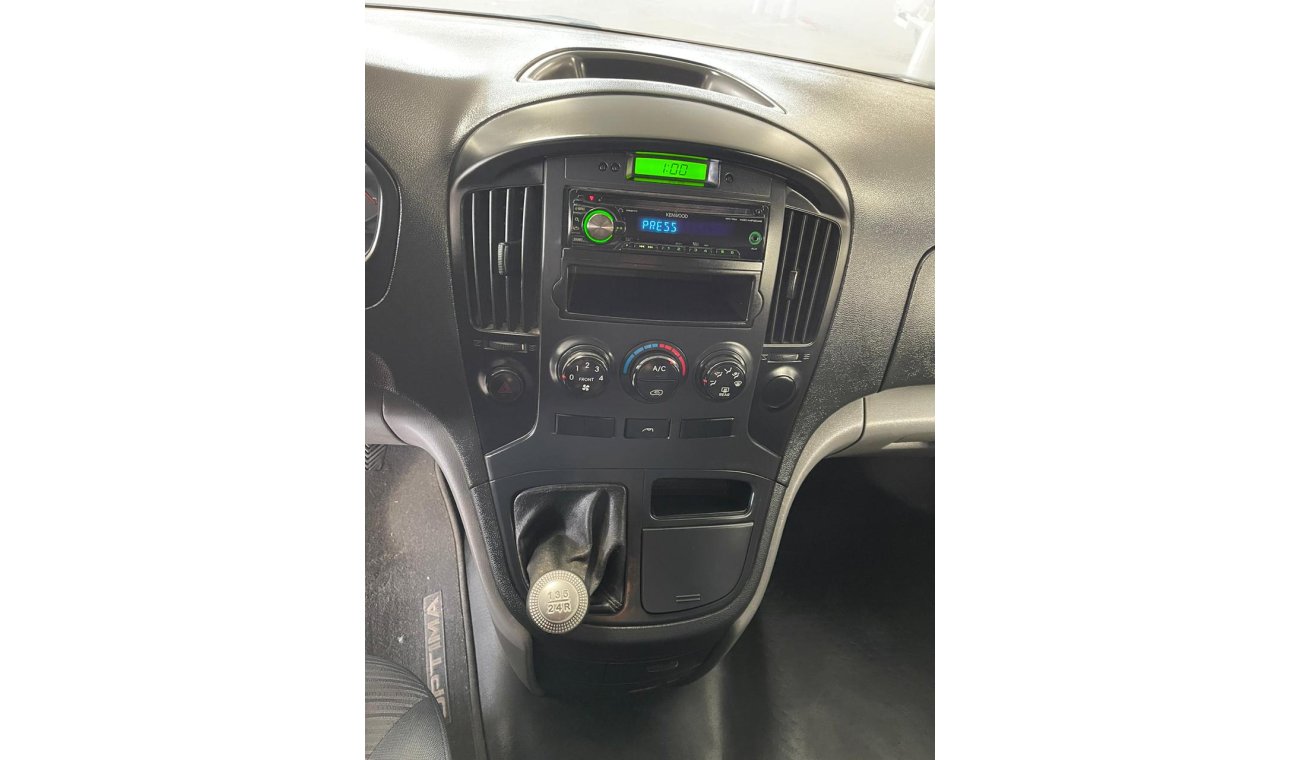 Hyundai H-1 2.5L PETROL, 16" TYRE, KEY START (CODE # HCV03)