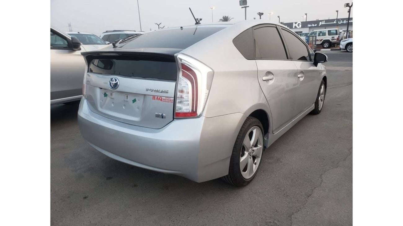 Toyota Prius 2013  TOYOTA PRIUS HYBRID