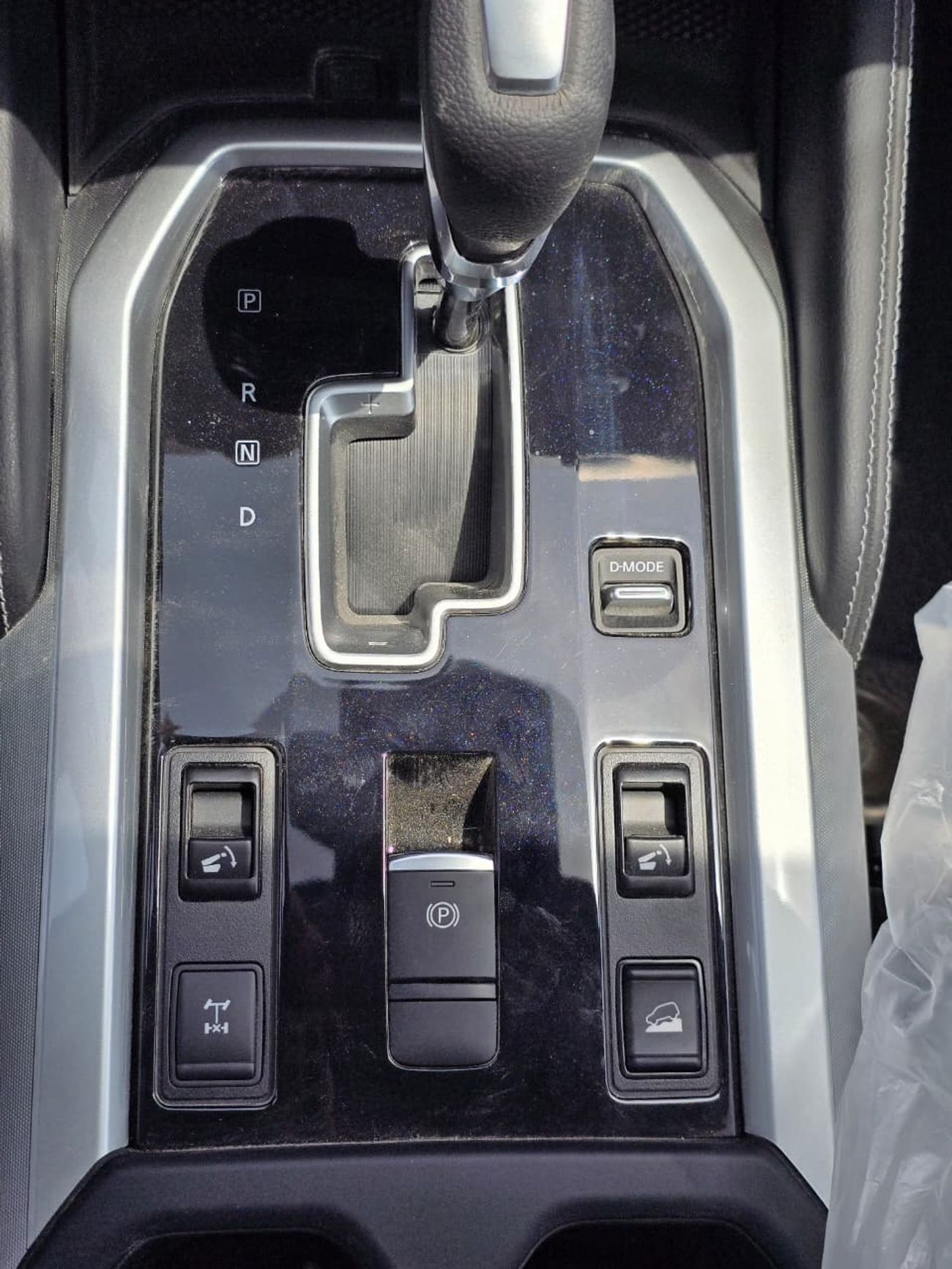 نيسان إكستيرا Platinum 2.5L AWD