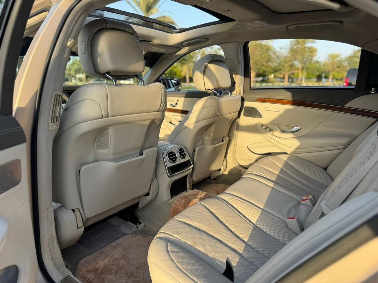 Mercedes-Benz S 550 MERCEDES S550 MODEL 2015 5 BUTTON FULL OPTION