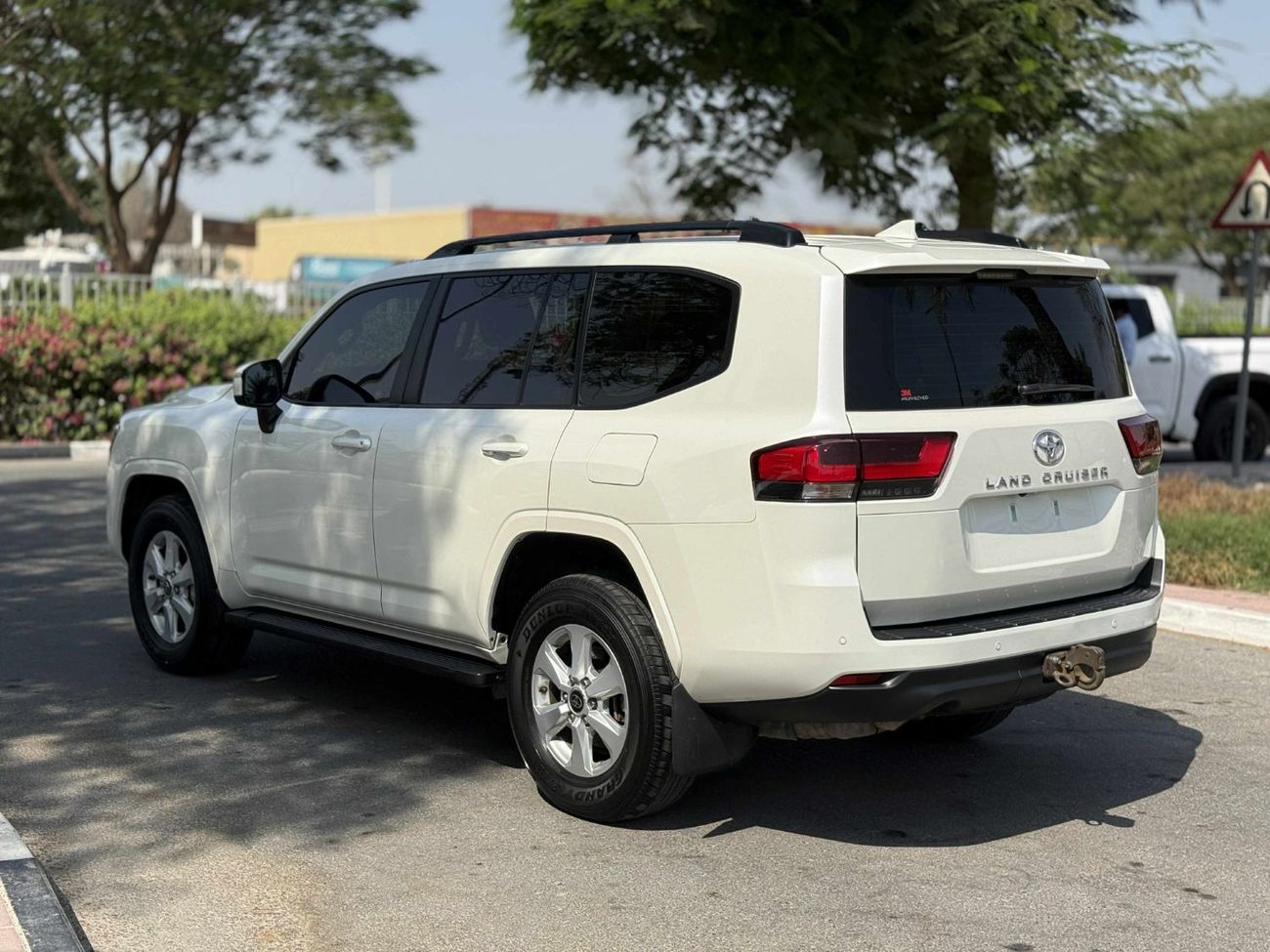 Toyota Land Cruiser GXR 3.5L GCC SPEC NEAT AND CLEAN