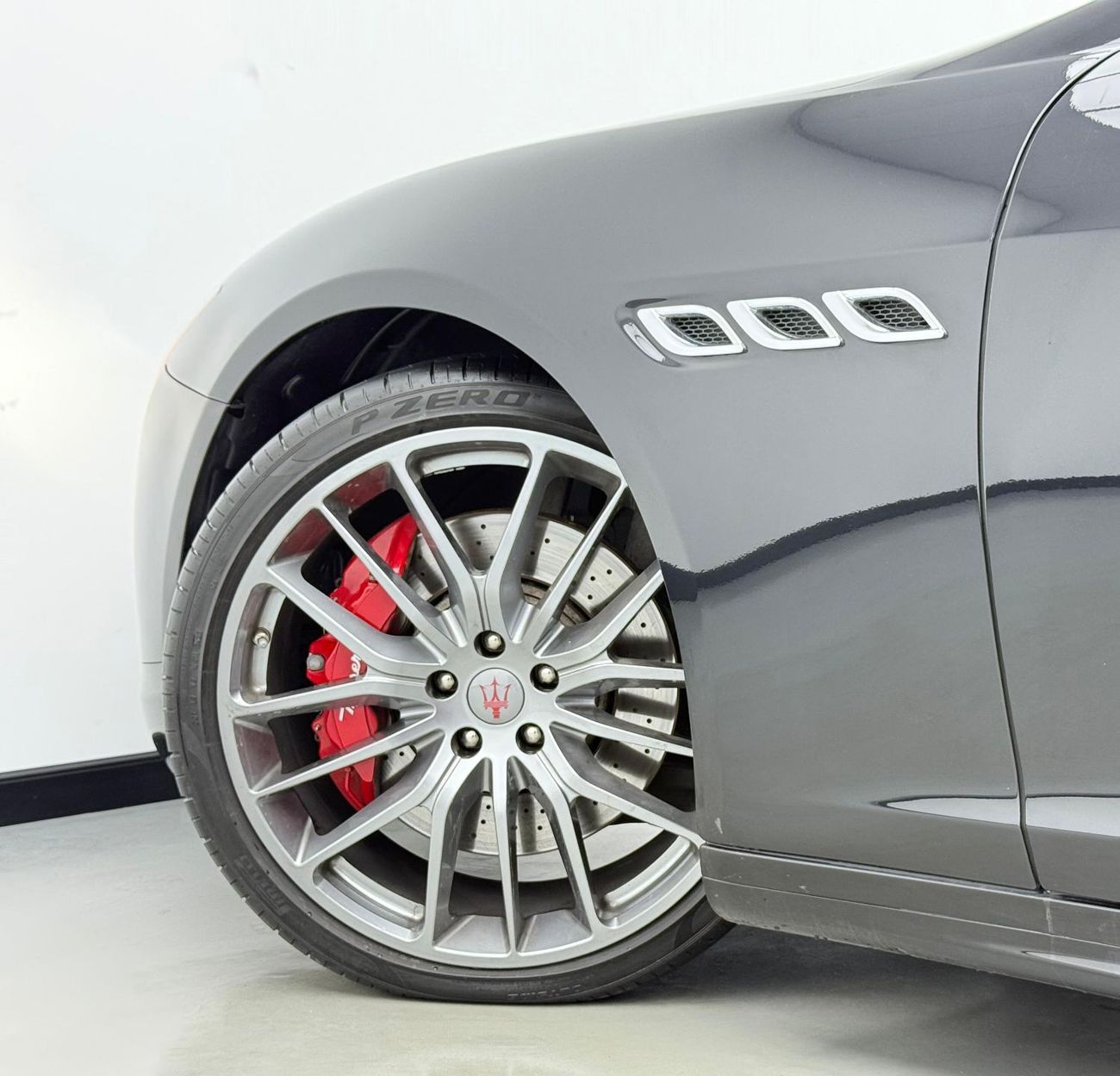 Maserati Quattroporte GTS 3.8L 2015 Maserati Quattroporte GTS, Service History, Very Low Km, Excellent Condition, GCC