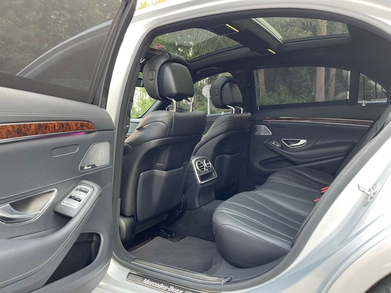 Mercedes-Benz S 550 2015 - AMG - 4.7L Twin Turbo V8 - 449 hp - Perfect Condition