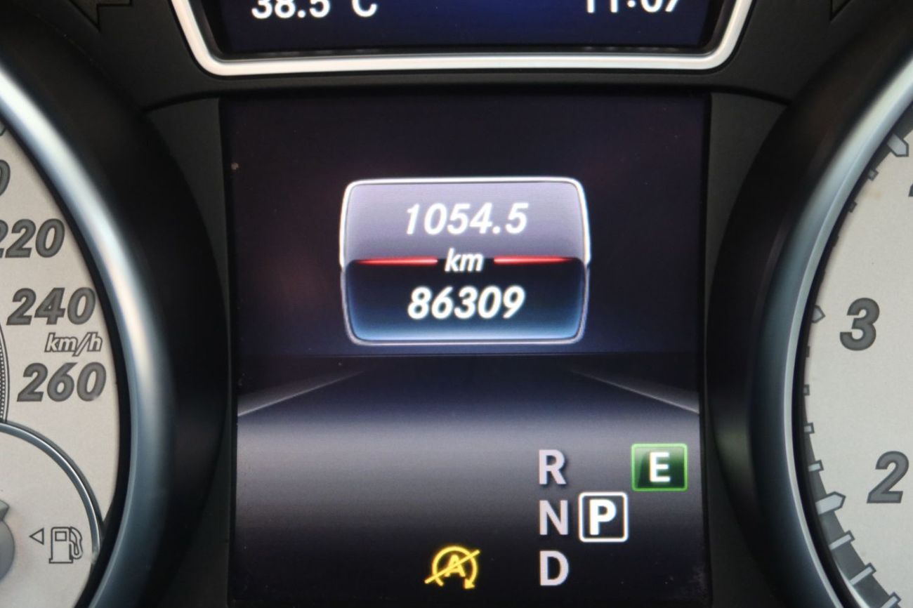 مرسيدس بنز GLA 250 Std 2.0L (211 HP)