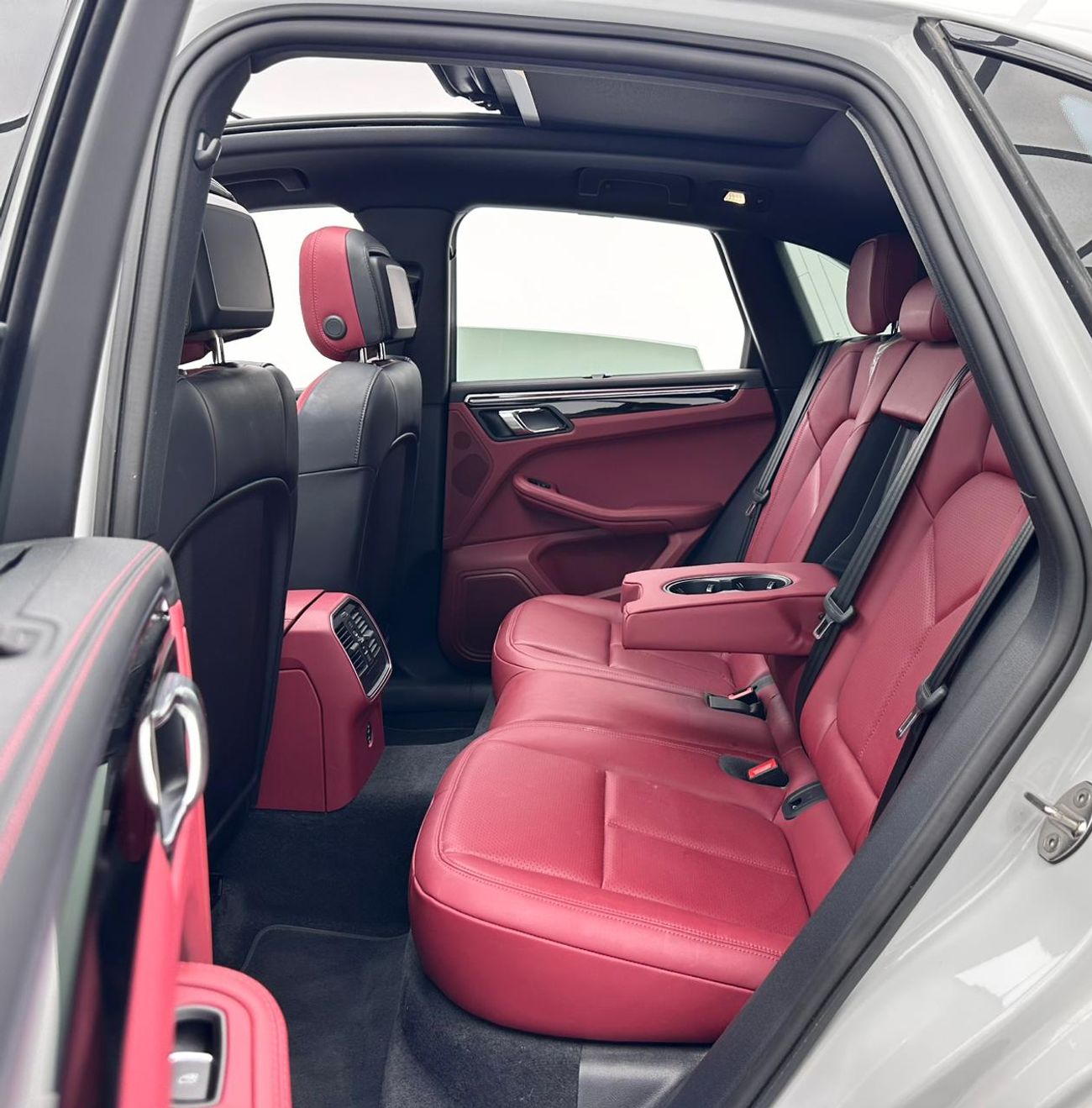 بورش ماكان 2024 Porsche Macan S, Dec/2026 Porsche Warranty, Porsche Full Service History, GCC