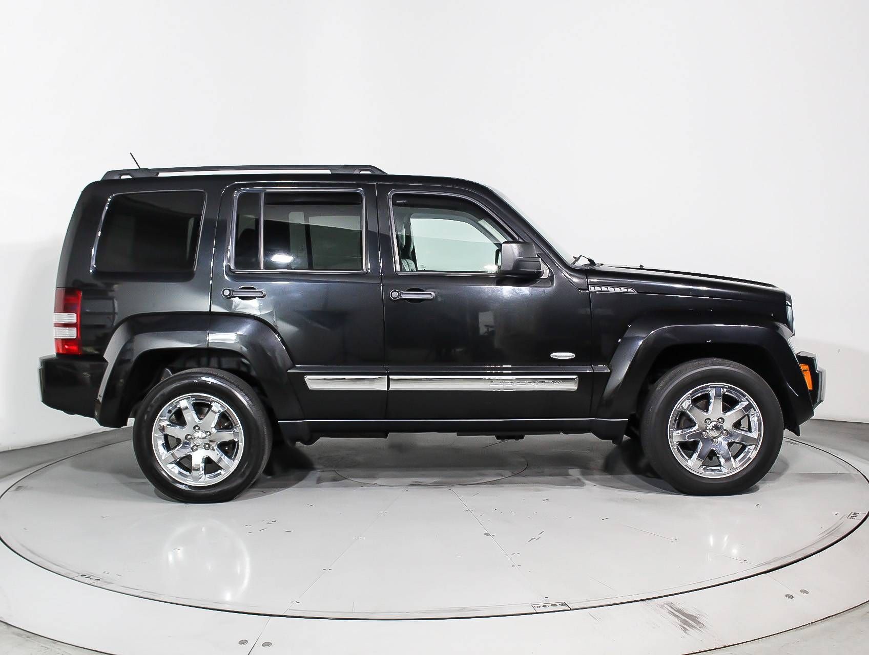 Jeep Liberty exterior - Side Profile