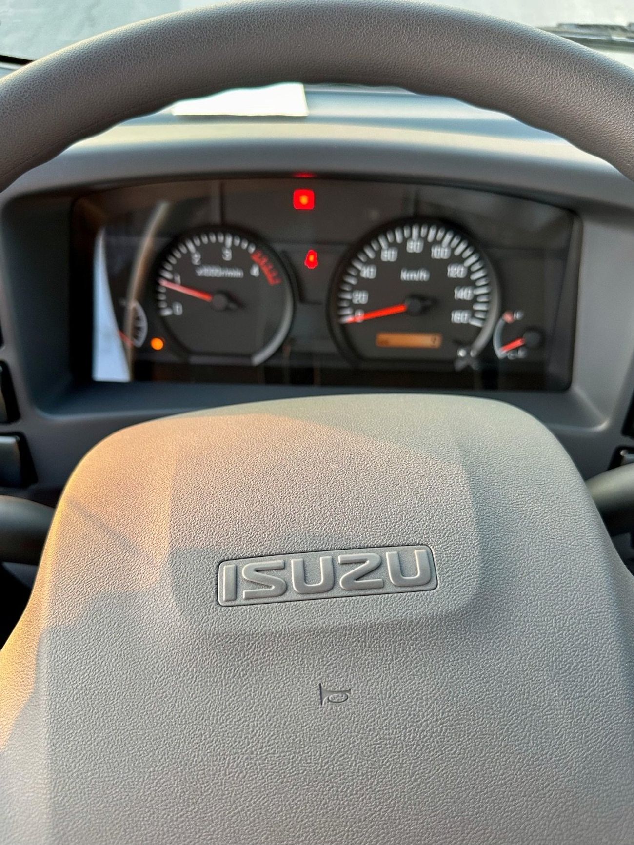Isuzu NPR iSUZU REWARD-NPR 2025