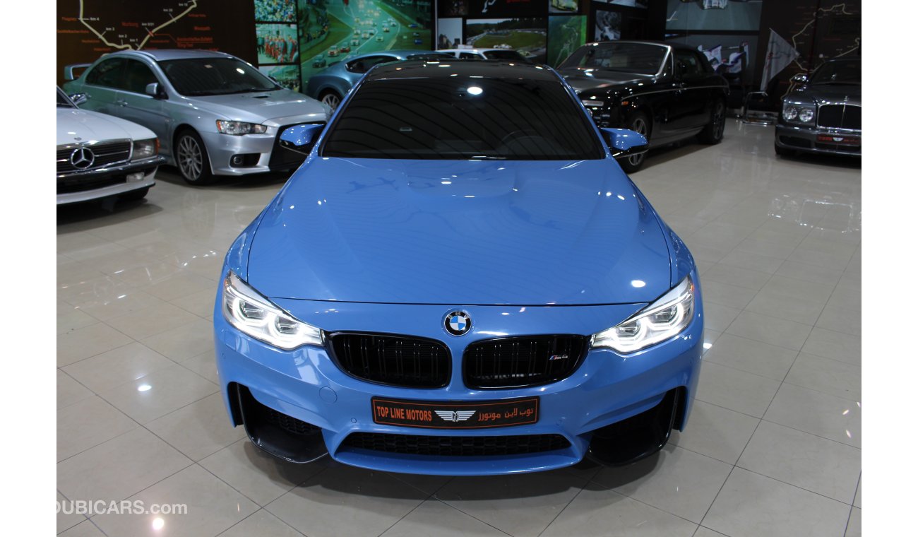 BMW M4 COUPE