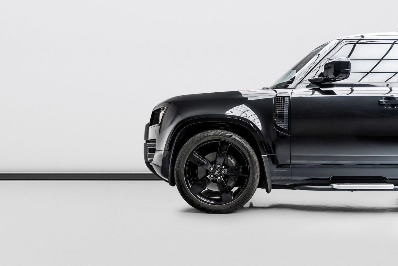 Land Rover Defender 2023 Land Rover Defender 130 P400 HSE, 2028 Warranty + Service History, Low KMs, GCC