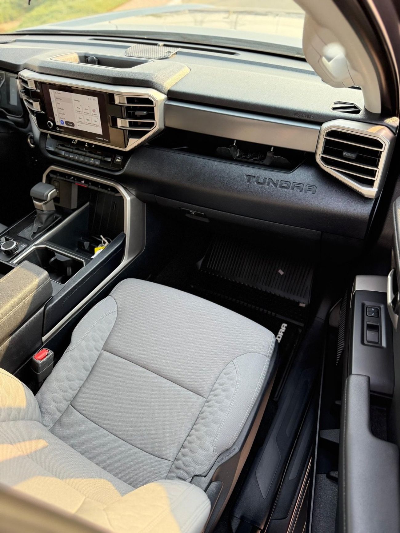 Toyota Tundra 4WD 2024