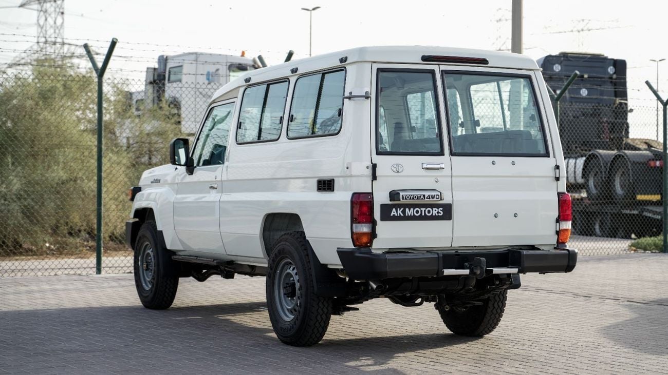 Toyota Land Cruiser 70 Land Cruiser Hard Top V6 4.2L 2025 MY EXPORT