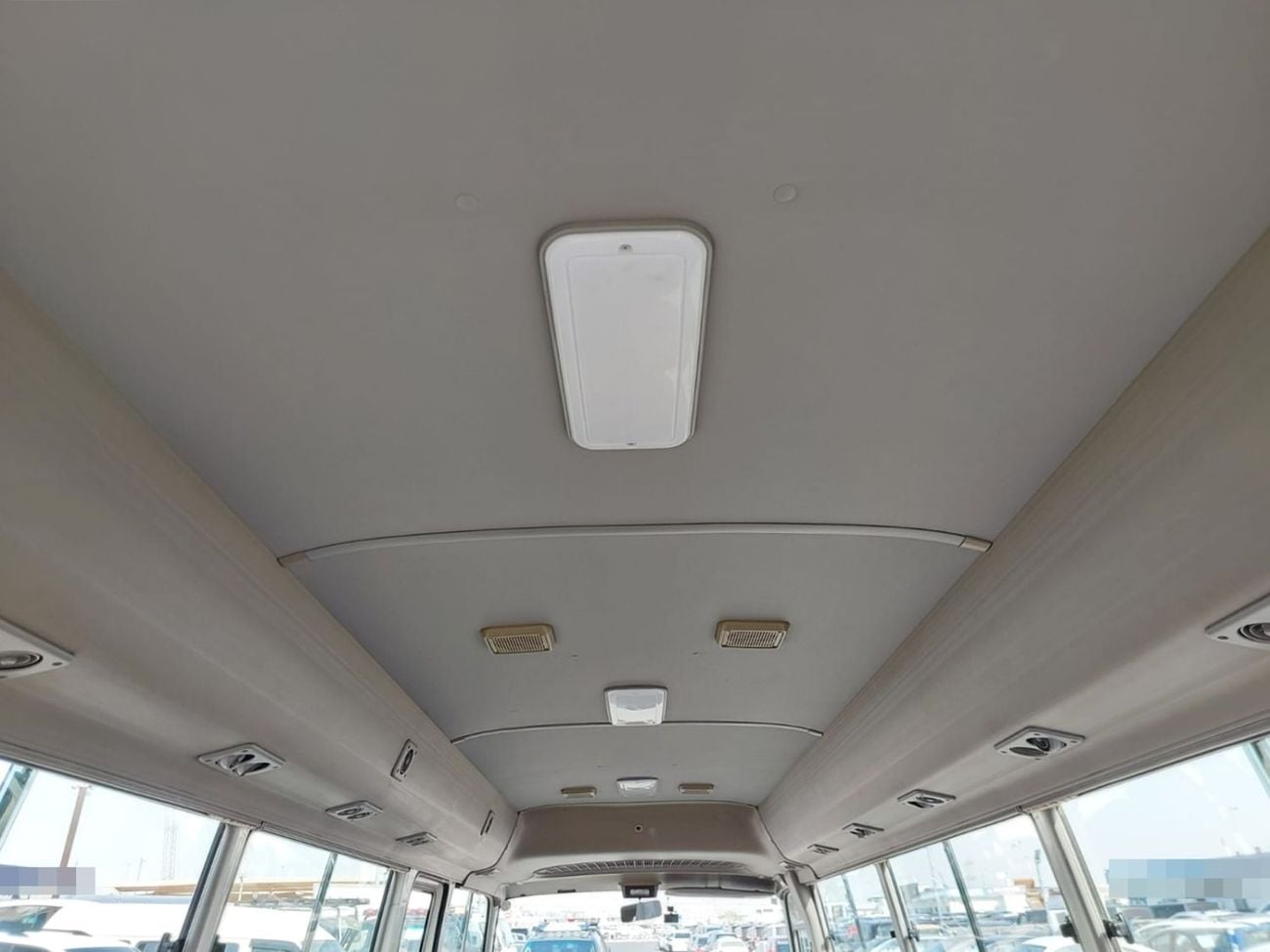 Toyota Coaster TOYOTA COASTER BUS RHD 2005 MODEL 4.0 L DIESEL AUTOMATIC(PM51046)