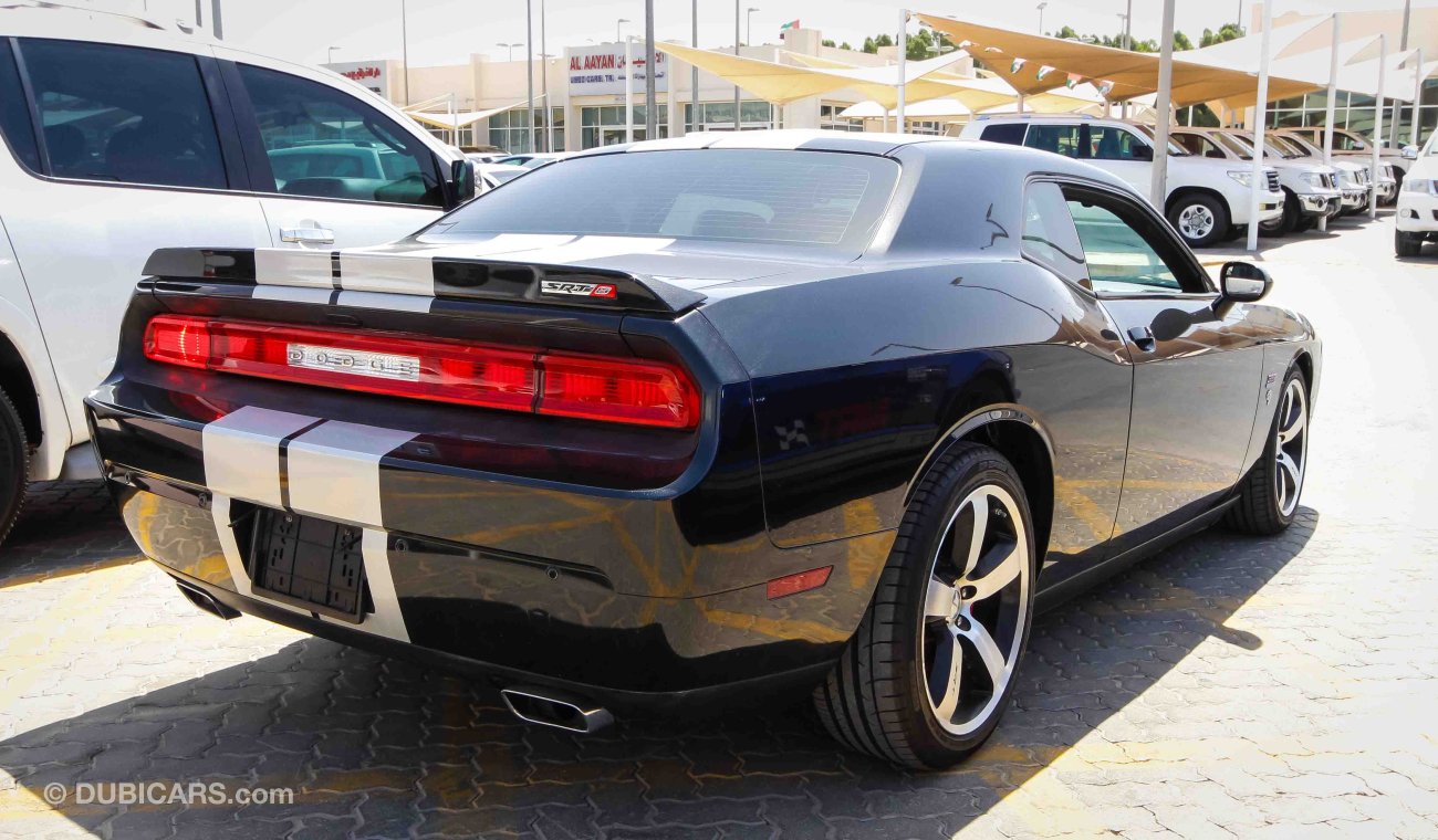 Dodge Challenger SRT8. 392 HEMI