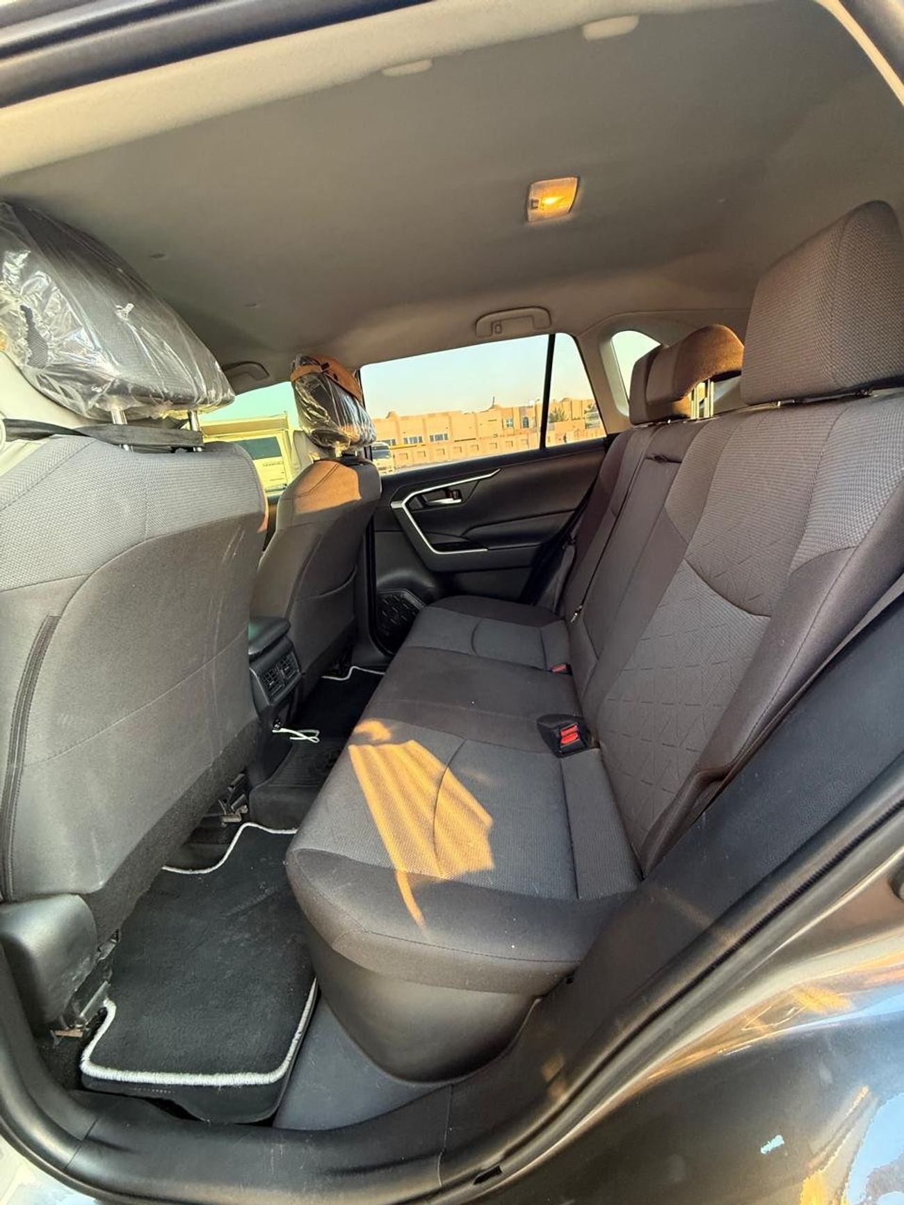 تويوتا راف ٤ XLE 2.5L