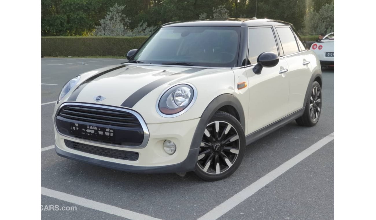 Mini Cooper John Cooper Works MINI COOPER 2017 GCC ORIGINAL PAINT - ALL SERVICE HISTORY AVAILABLE - PERFECT COND