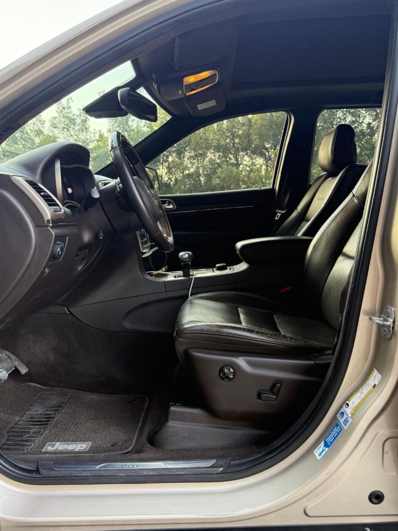 جيب جراند شيروكي Summit 5.7L (350 HP)