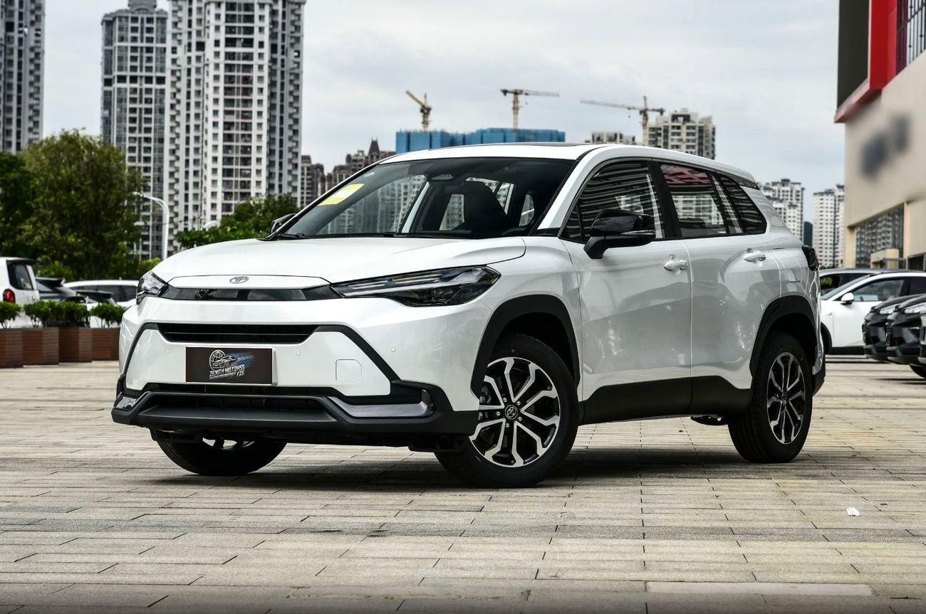 تويوتا فرونتلاندر 2.0L Intelligent Hybrid Luxury Edition