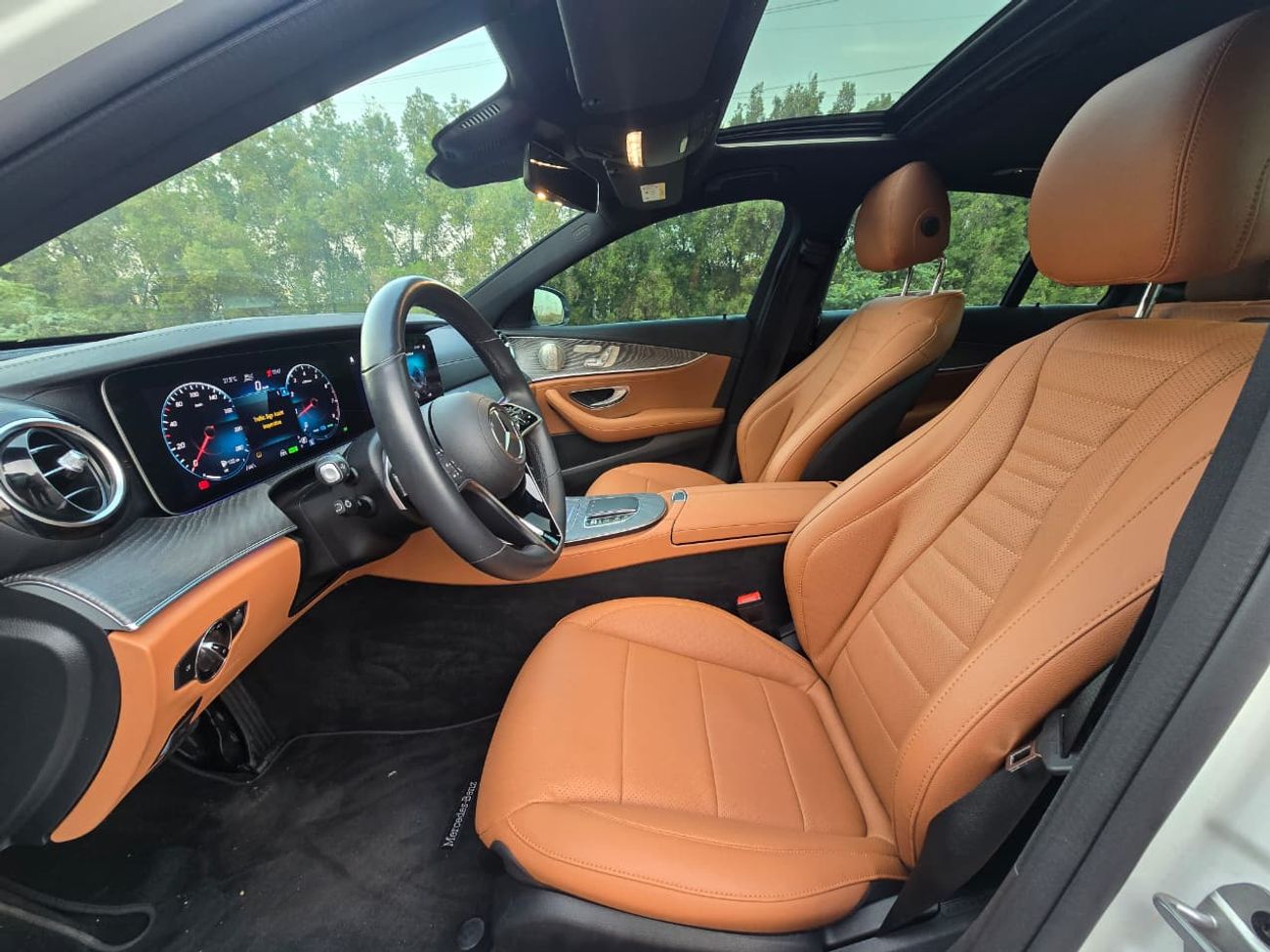 مرسيدس بنز E 350 MERCEDES E-350 KOREAN 2022 ORGINAL PAINT // ACCIDENT FREE // PERFECT CONDITION // LOW MILEAGE