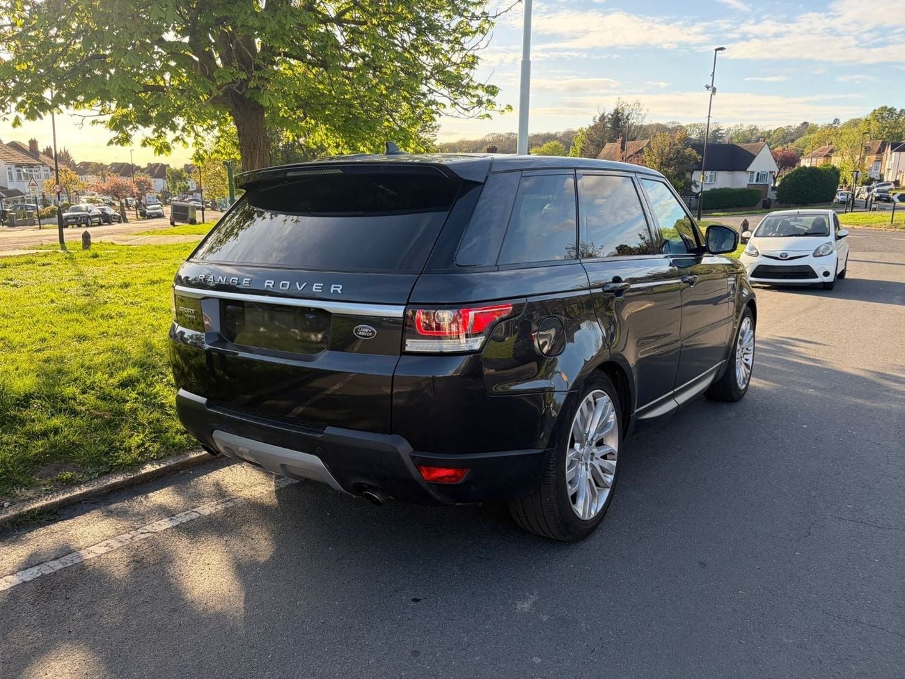 Land Rover Range Rover Sport UK STOCK | 2016 | PANORAMIC SUNROOF | RHD | 3.0L DIESEL ENGINE | AT | 69,488 MILES