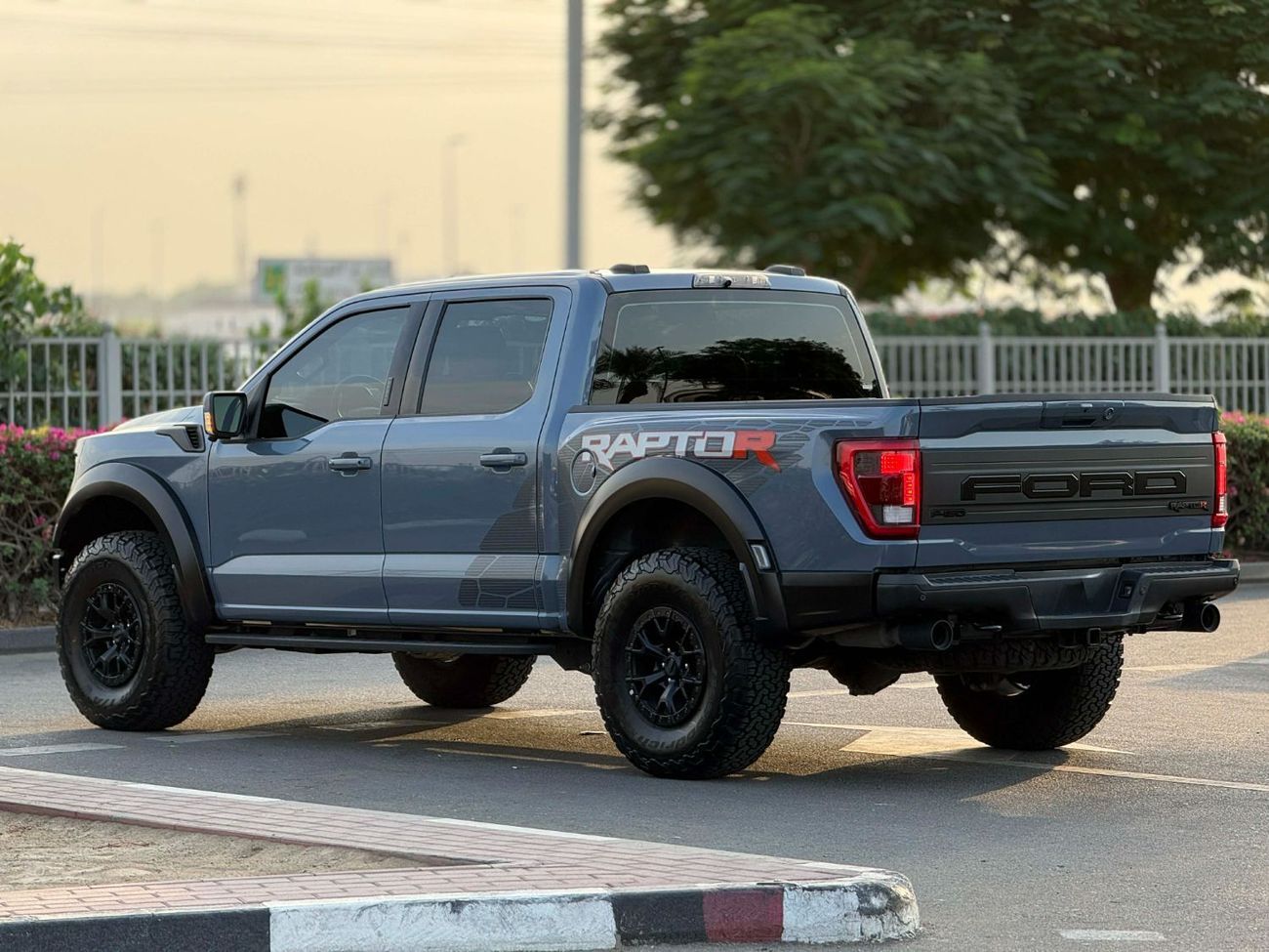 Ford F-150 GCC SPEC NEAT AND CLEAN