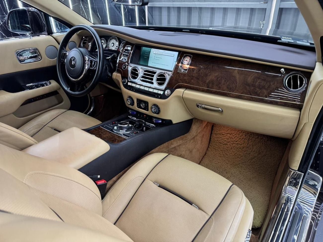 Rolls Royce Wraith STD 6.6 L V 12 | RWD